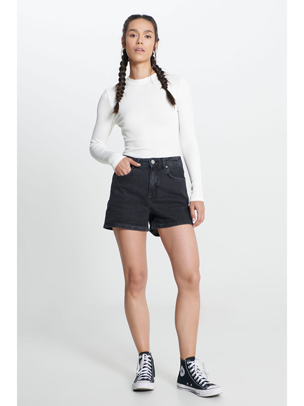 Siyah Carol Straight Fit Düz Kesim Yüksek Bel Esnek Jean Jean Şort