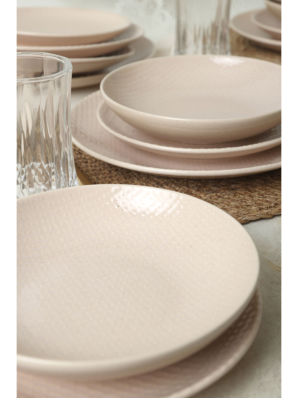 Kahverengi Kumlu Krem Rölyefli Yemek Takımı 18 Parça 6 Kişilik-5