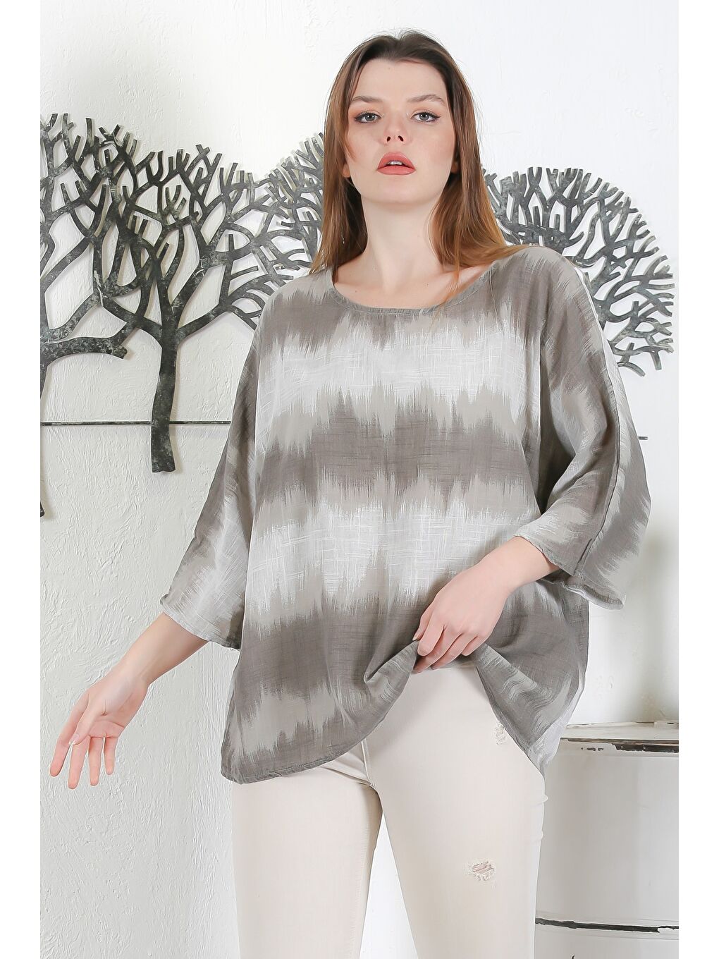 Bej İtalyan Vizon Havuz Yaka 3/4 Kol Batik Casual Dokuma Bluz 65 63