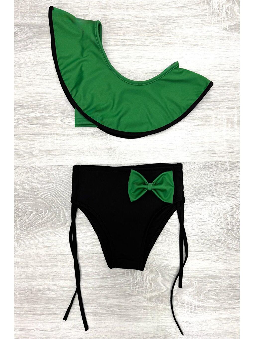 MY KIDS WEAR Siyah Yarım Kol Fiyonklu Arkadan Bağlamalı Çocuk Bikini Takım