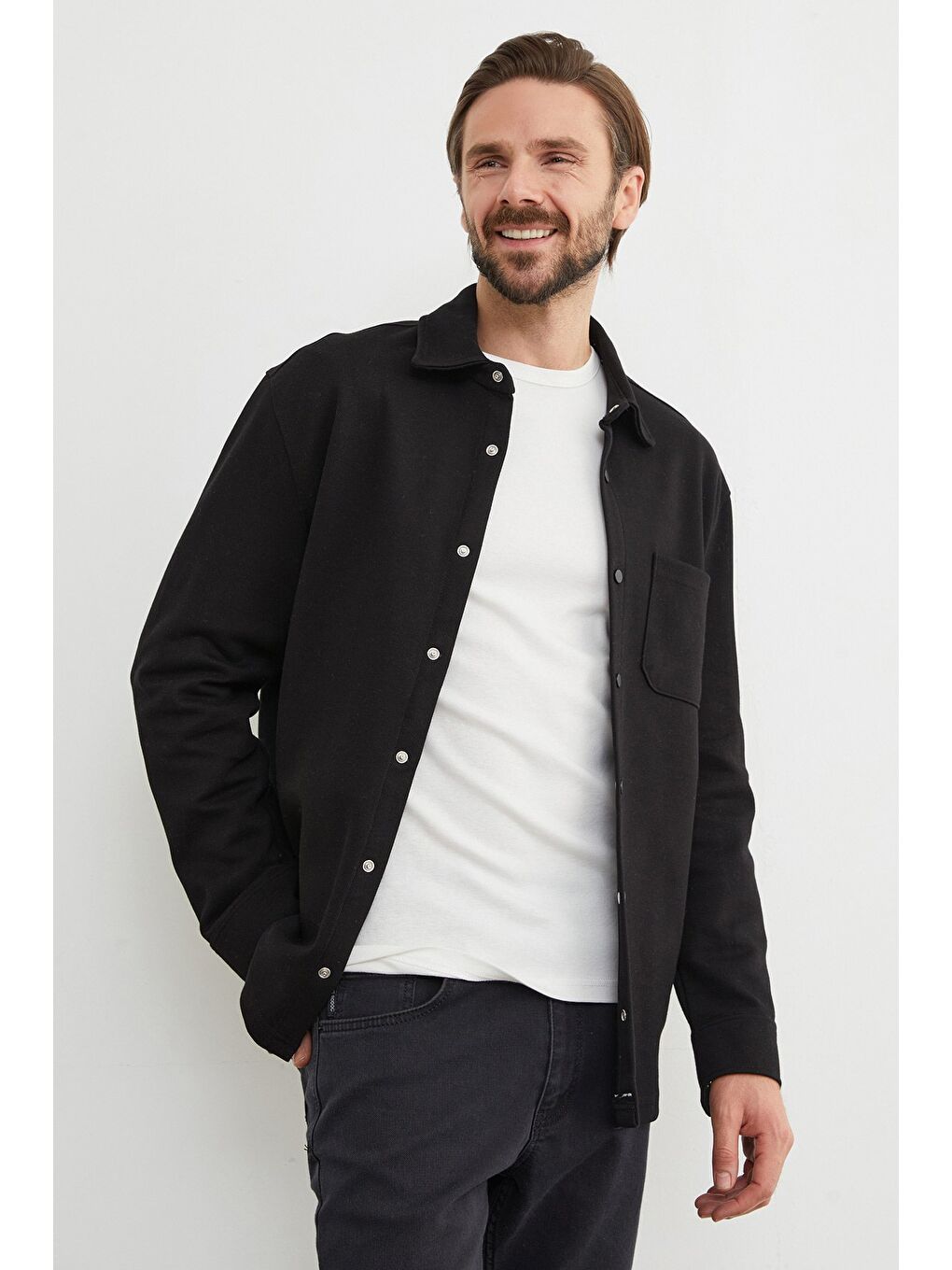 Siyah Çıt Çıtlı Tek Cepli Büyük Beden Gömlek