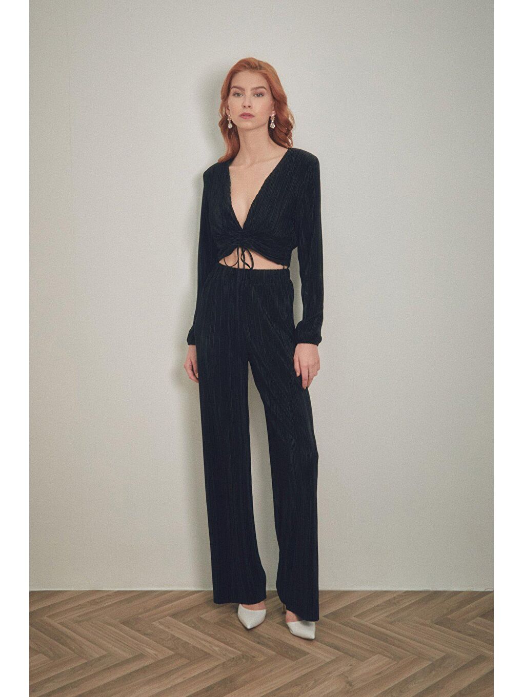 Siyah Pileli Önü Büzgülü Crop Takım