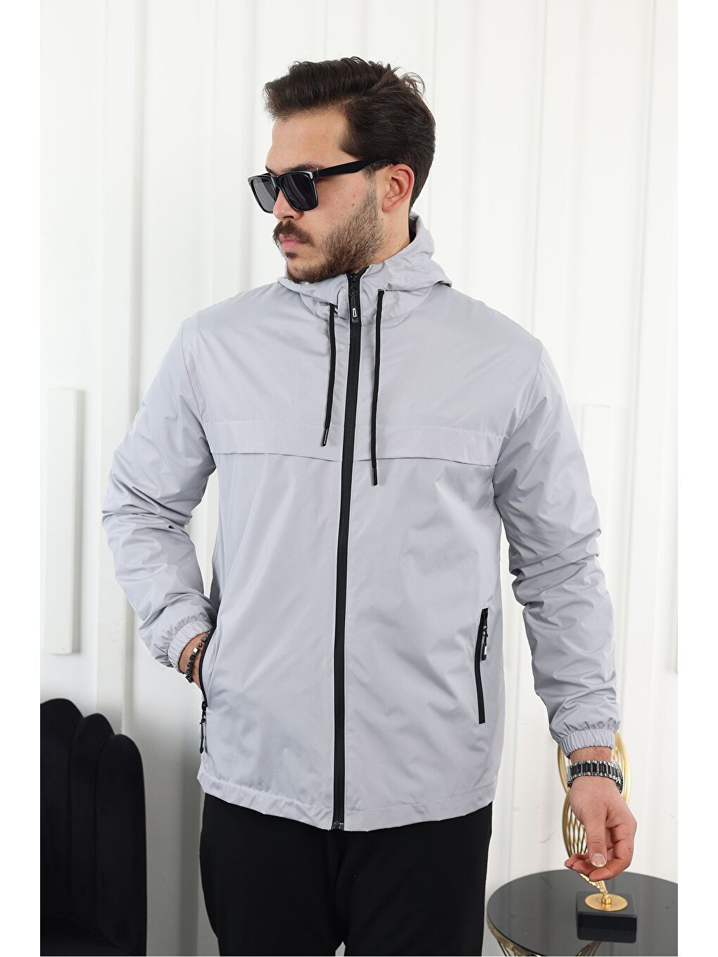 Gri Erkek Içi Astarlı Suya Dayanıklı Kapüşonlu Cepli Yağmurluk-5