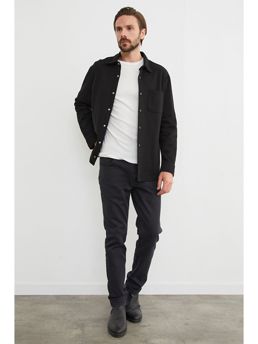 Siyah Çıt Çıtlı Tek Cepli Büyük Beden Gömlek-1