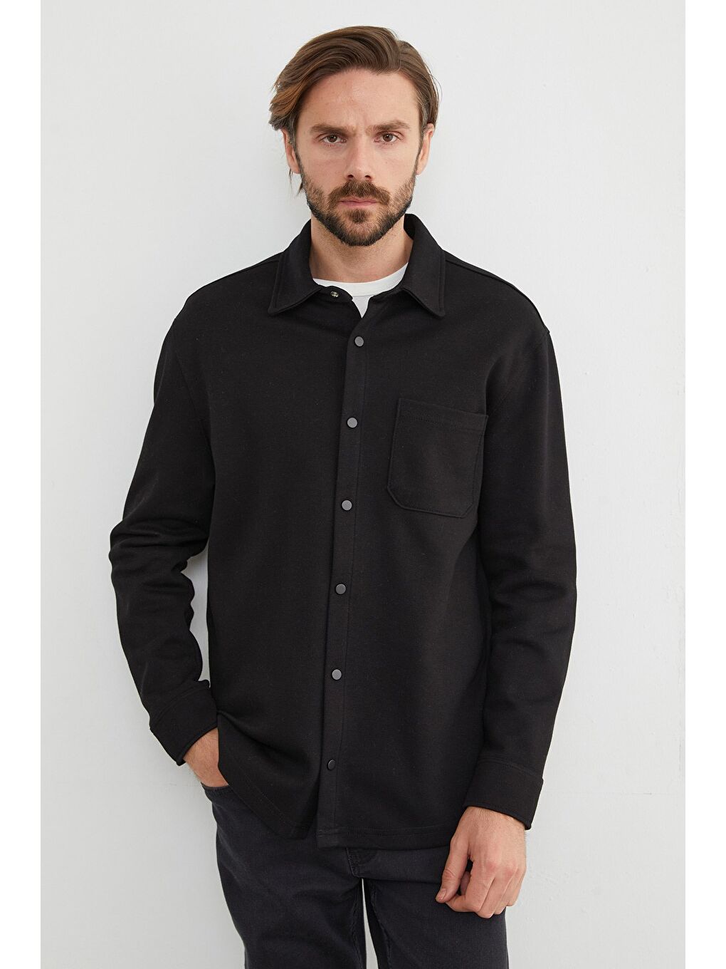 Siyah Çıt Çıtlı Tek Cepli Büyük Beden Gömlek-2