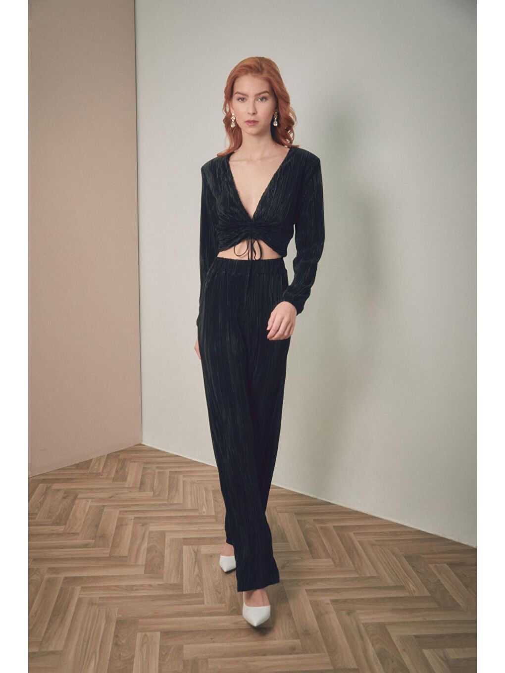 Siyah Pileli Önü Büzgülü Crop Takım-2