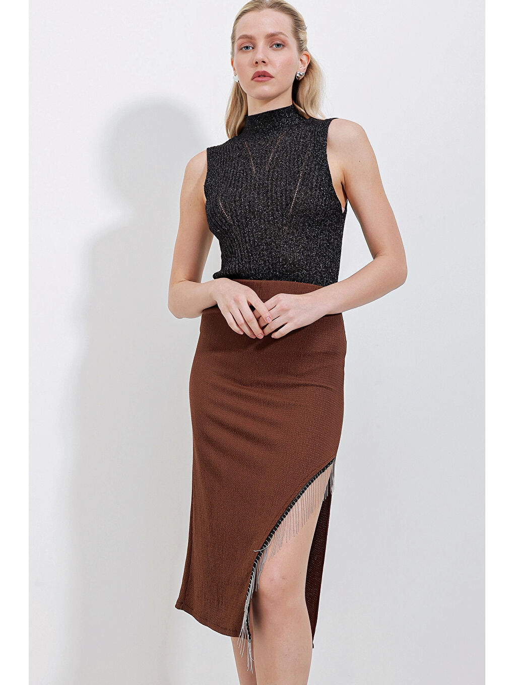 Kadın Kahverengi Yırtmaçlı Püskül Taşlı Beli Lastikli Uzun Etek HZL24S-BD118901