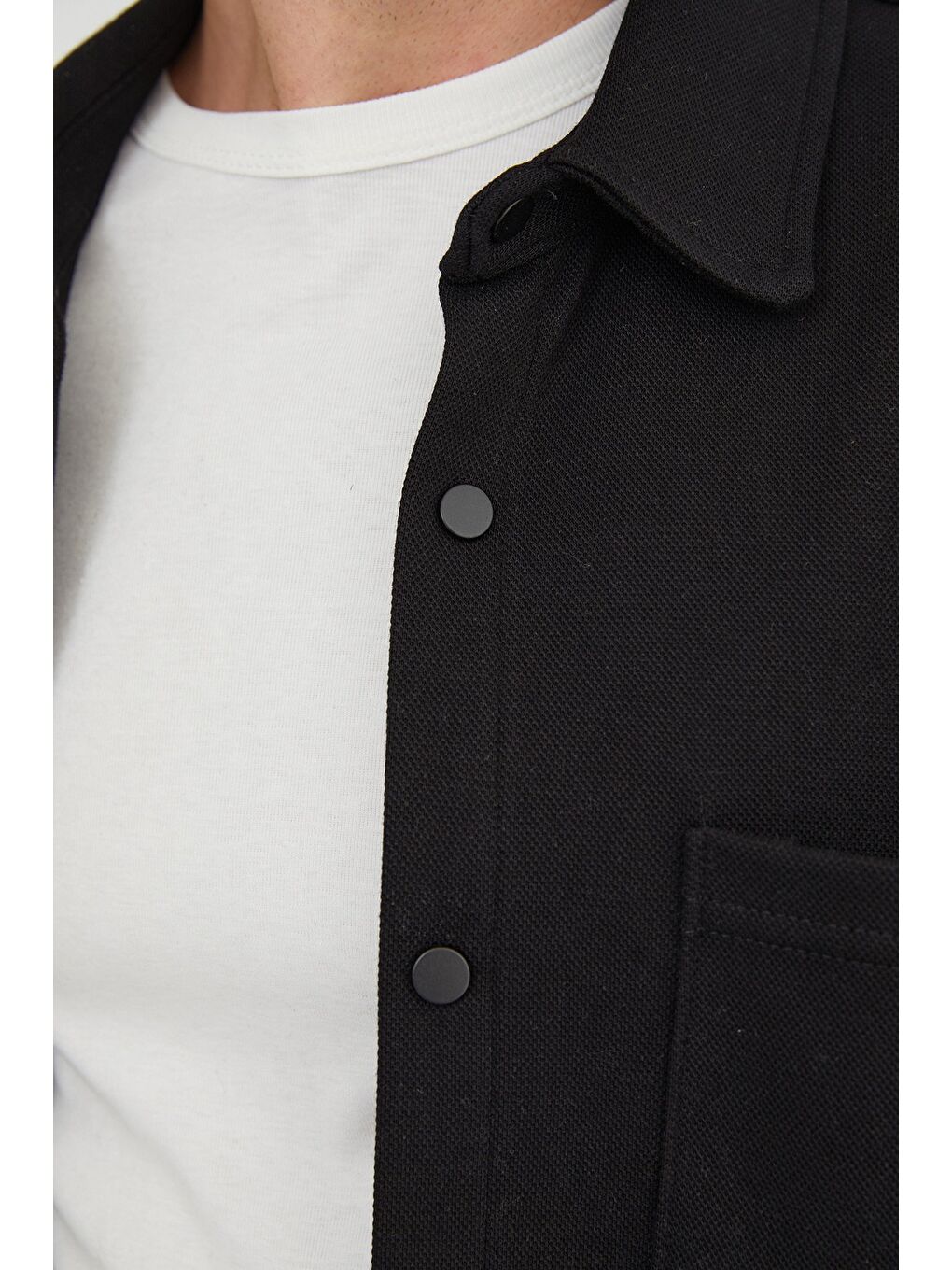 Siyah Çıt Çıtlı Tek Cepli Büyük Beden Gömlek-4