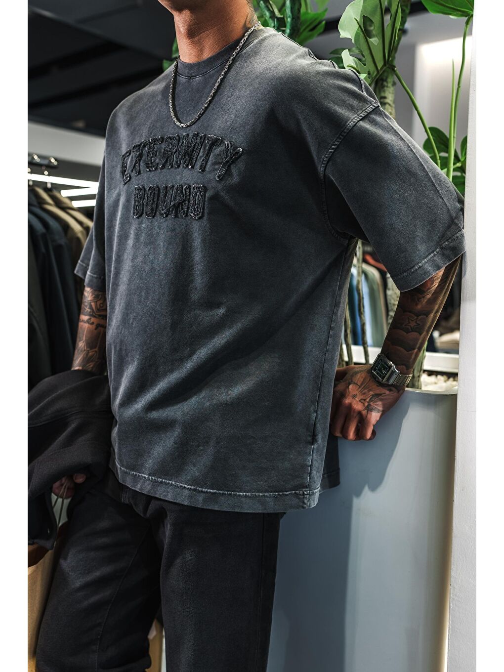 Erkek Önü Slogan İşlemeli Yıkamalı Oversize Tişört Siyah-3