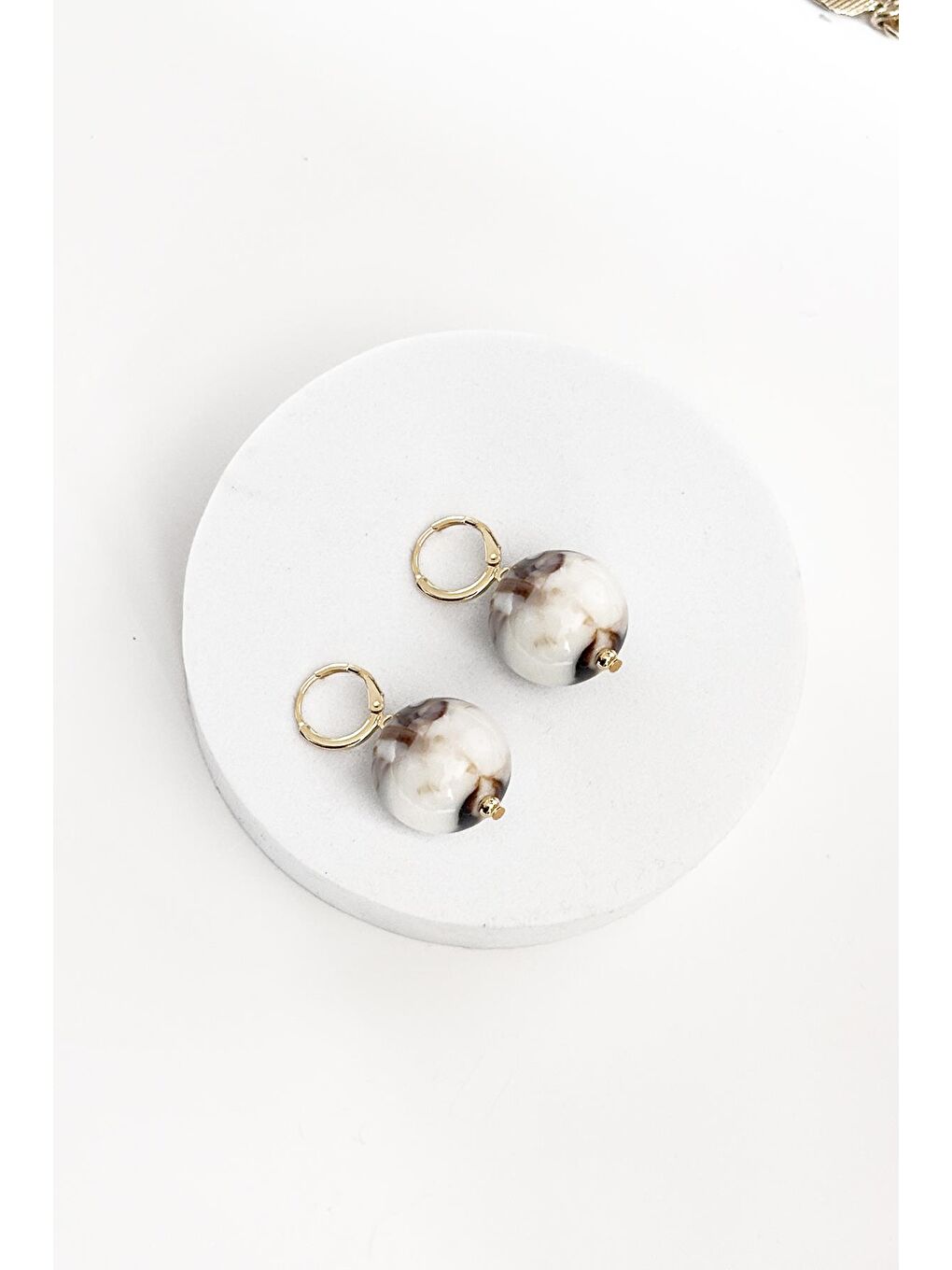 Bej 20mm Büyük Boncuklu Küpe