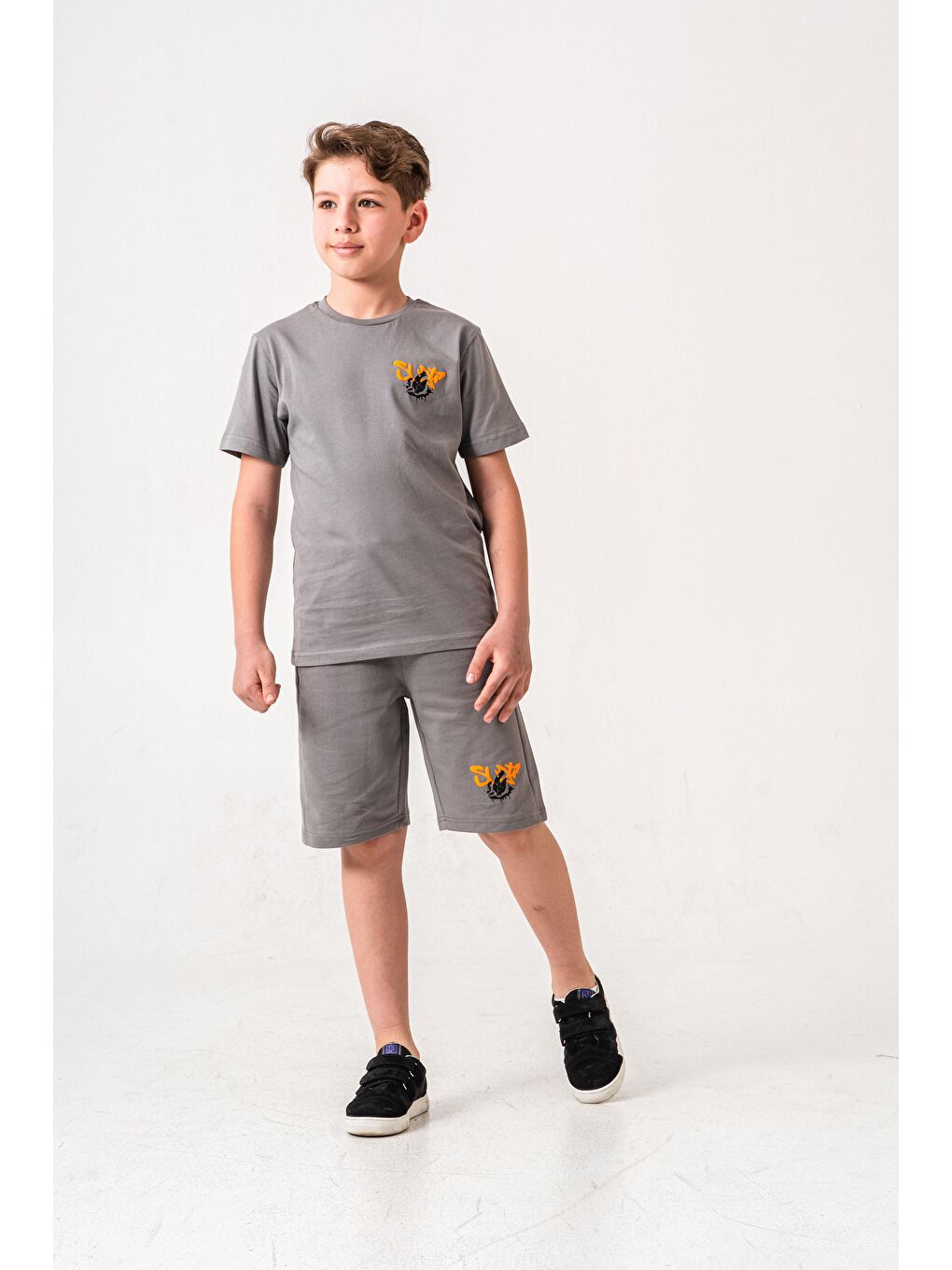 Gri Ust On Ve Arka Baskılı Erkek Çocuk Şort - Tişört Takımı-1