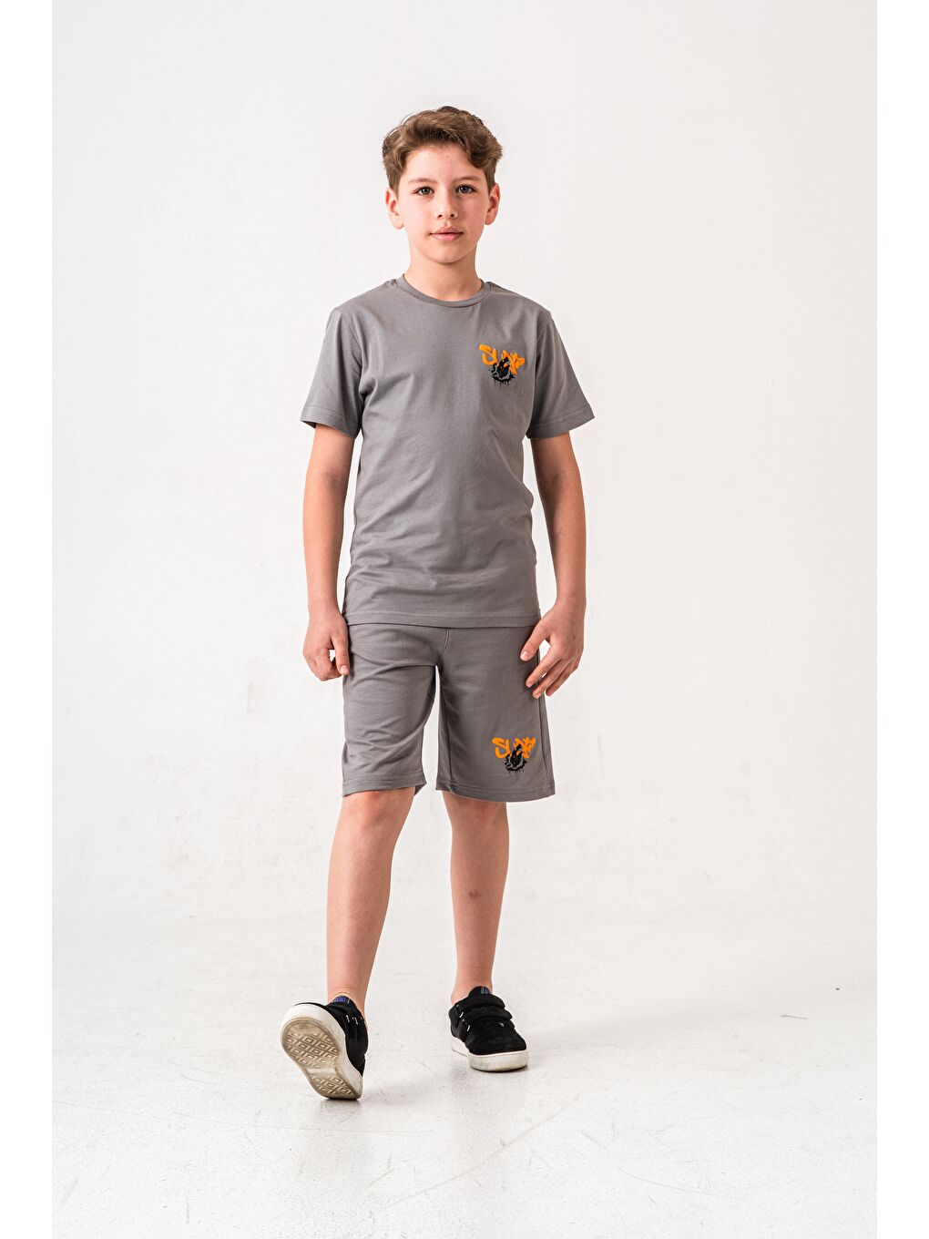 Gri Ust On Ve Arka Baskılı Erkek Çocuk Şort - Tişört Takımı-2