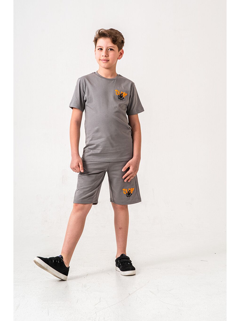 Gri Ust On Ve Arka Baskılı Erkek Çocuk Şort - Tişört Takımı-3