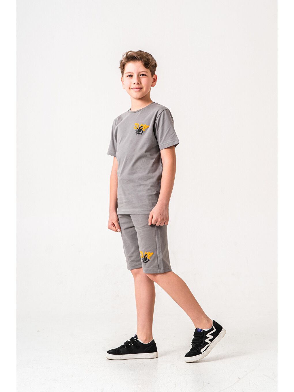 Gri Ust On Ve Arka Baskılı Erkek Çocuk Şort - Tişört Takımı-4