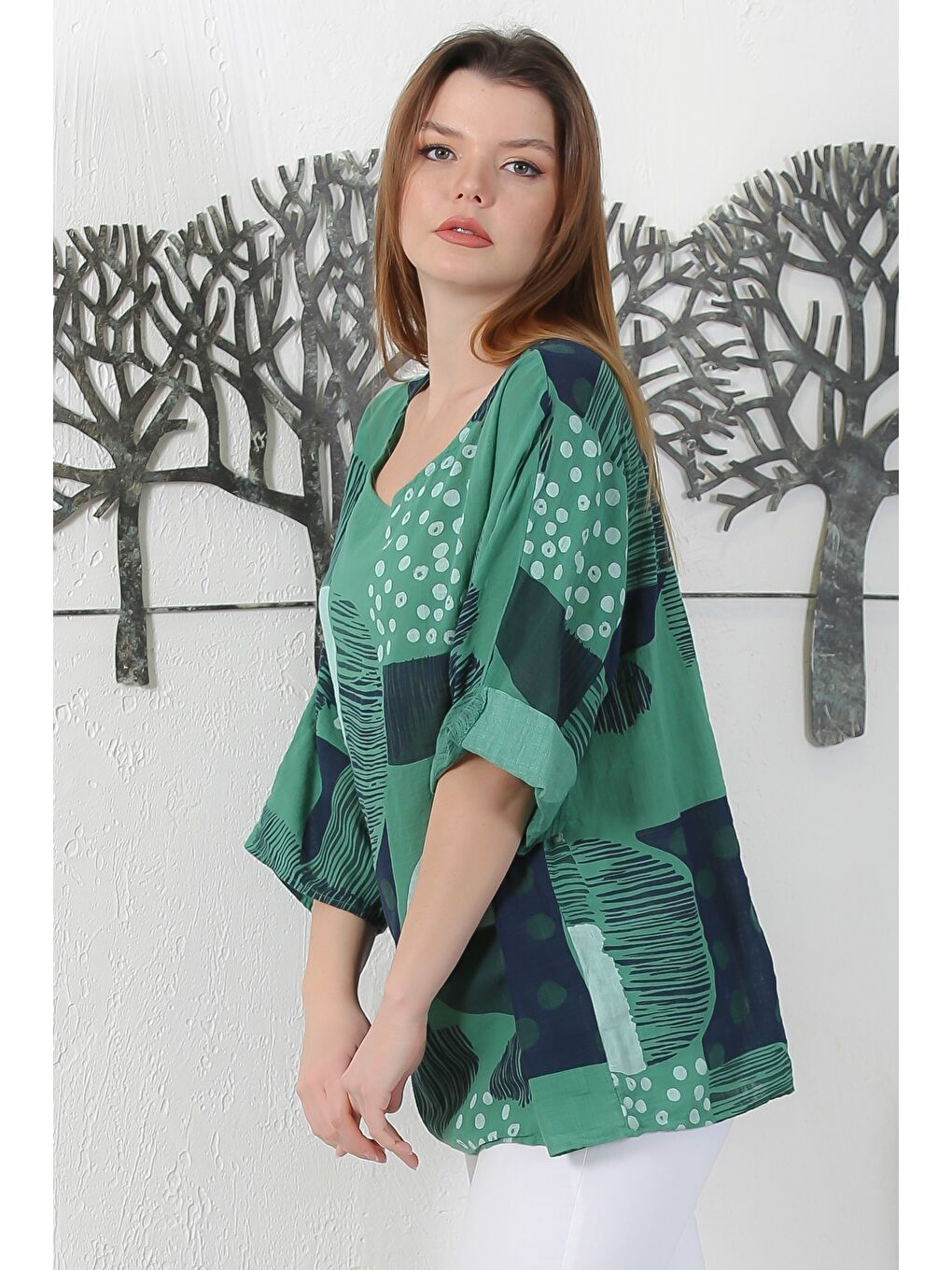 İtalyan Koyu Yeşil Havuz Yaka 3/4 Kol Geometrik Desenli Casual Dokuma Bluz 65 63-4