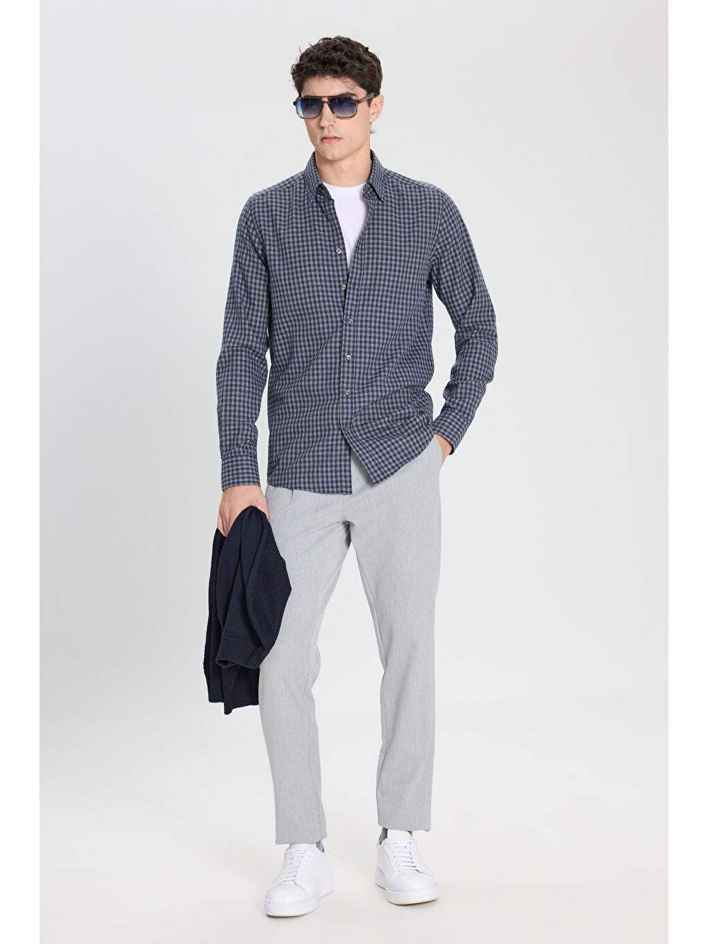 Erkek Lacivert-Gri Pamuklu Flanel Comfort Fit Rahat Kesim Gizli Düğmeli Yaka Kareli Gömlek-1
