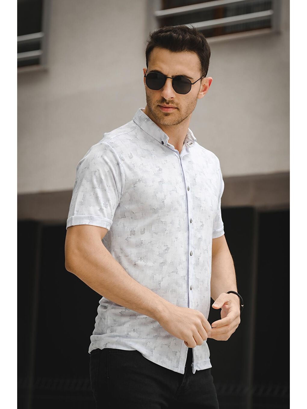 Beyaz Grann Slim Elastanlı Hafif Çıtçıtlı Düğmeli Yaka Kısa Kol Erkek Gömlek-1