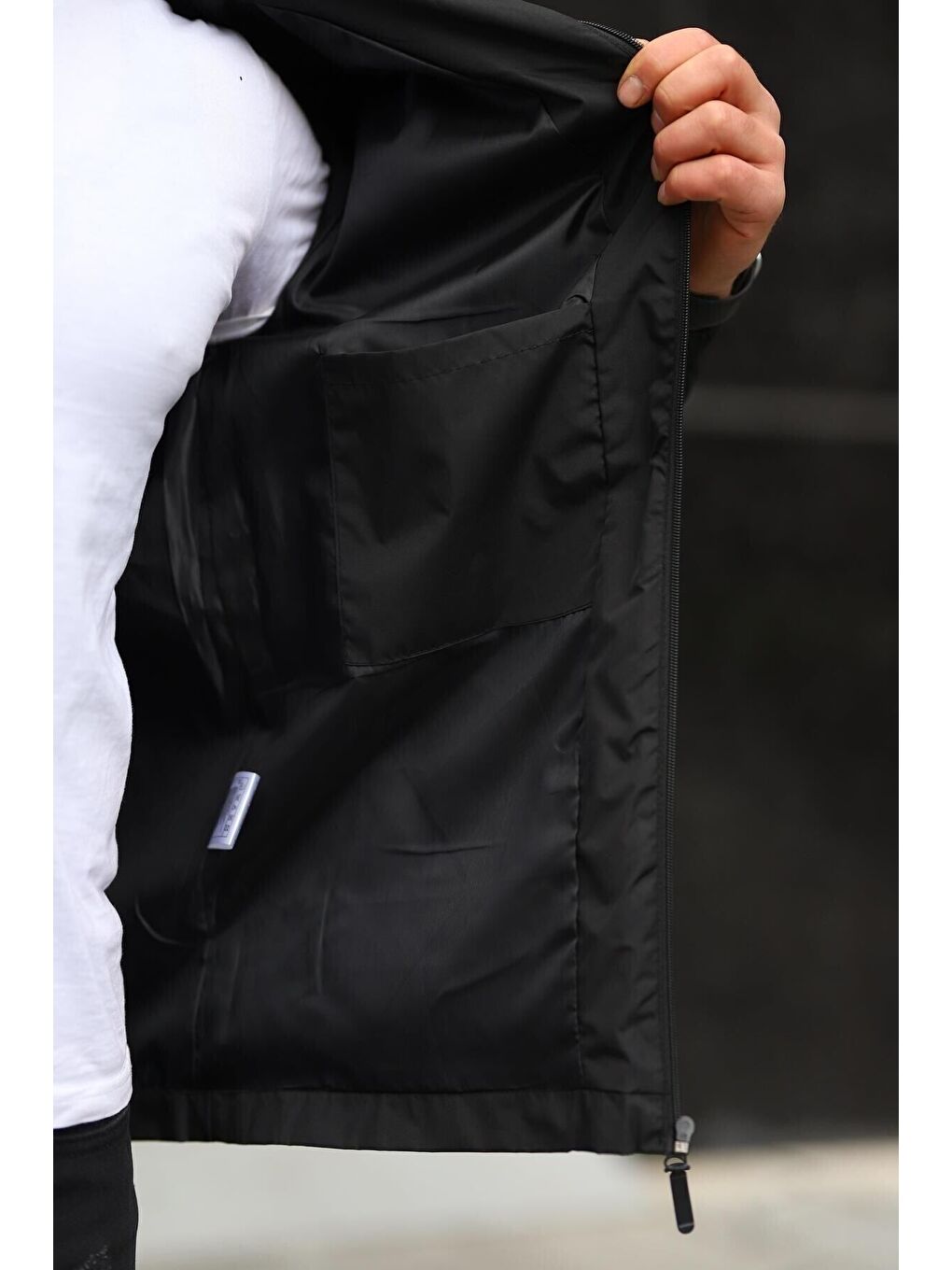 Siyah Erkek Içi Astarlı Suya Dayanıklı Kapüşonlu Cepli Yağmurluk-3