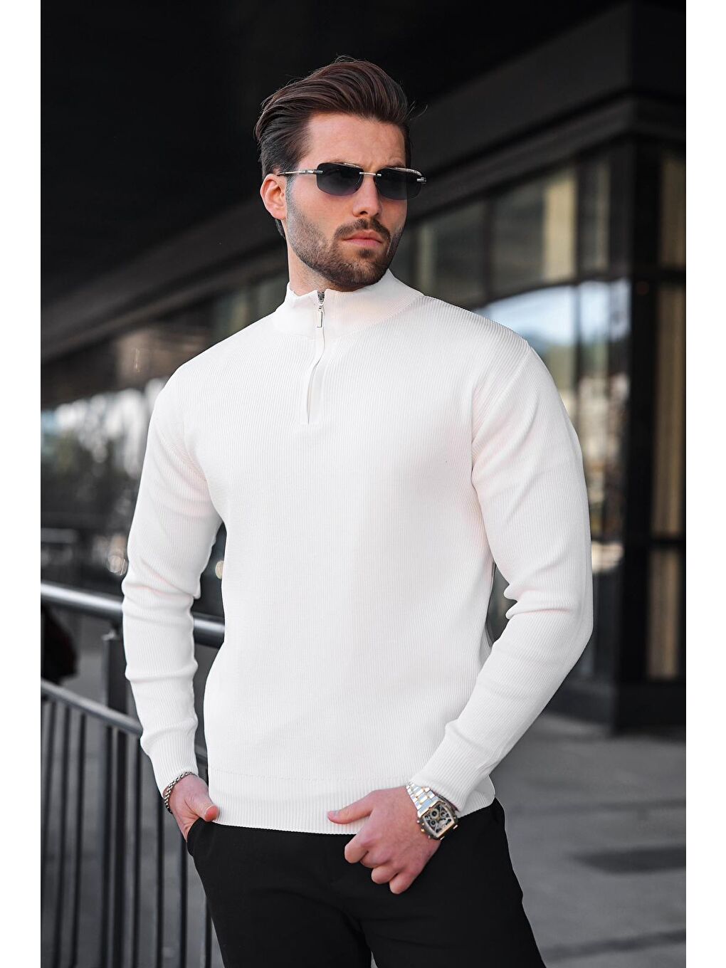 Beyaz Yarım Fermuarlı Dik Yaka Erkek Triko Kazak 7442