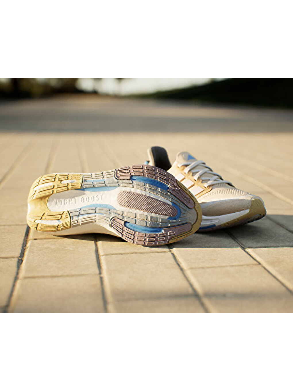 Ekru Ultraboost Light Mftp Kadın Koşu Ayakkabısı Ie5834 Krem-2