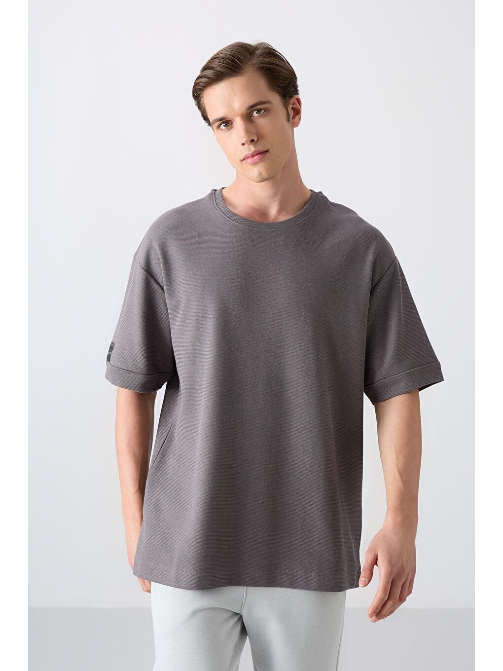 TOMMYLIFE Koyu Gri Pamuklu Kalın Yüzeyi Dokulu Oversize Fit Basic Erkek T-Shirt - 88339 - 3