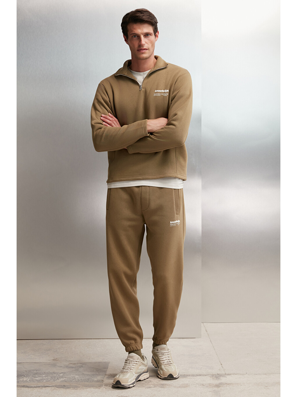 Halden Erkek İçi Polarlı Dik Yaka Yarım Fermuarlı Baskı Detaylı Regular Haki Sweatshirt-1