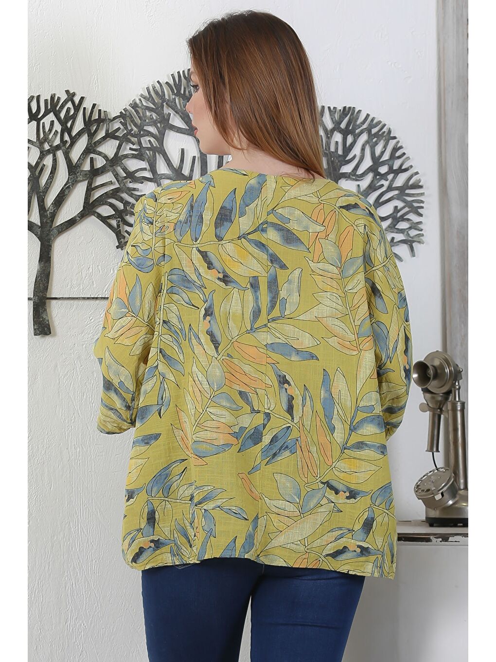 Sarı İtalyan Hardal Rengi Havuz Yaka 3/4 Kol Yaprak Desenli Casual Dokuma Bluz 65 63-3