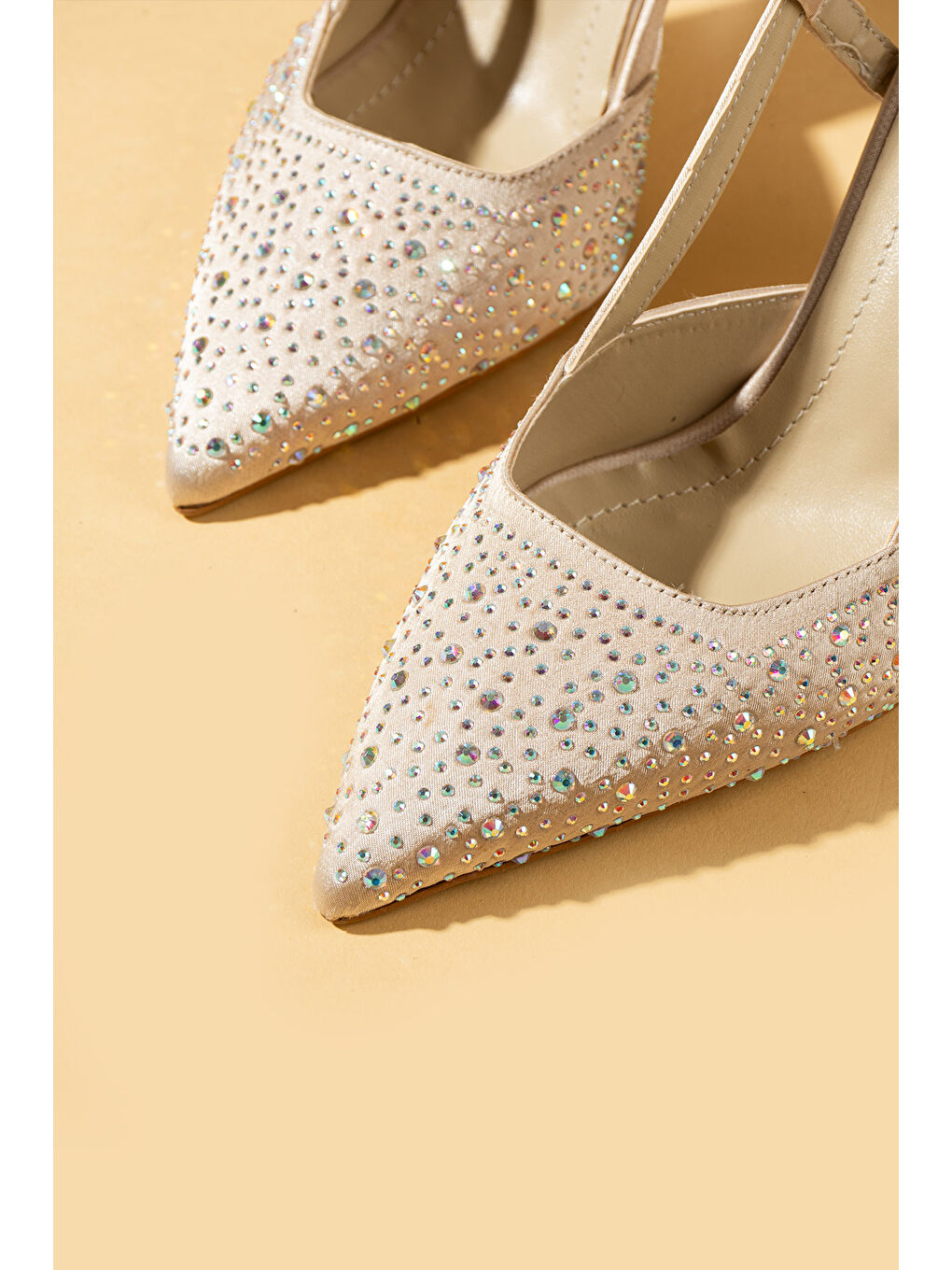 Bej Su Damlası Taşlı Sivri Burun Arkası Açık Slingback Kadın Topuklu Ayakkabı 71-628-25-3