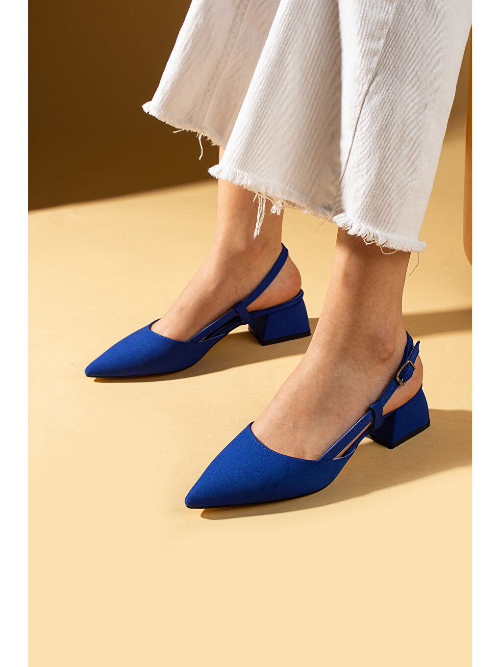 Mavi Sivri Burun Saten Kumaş Slingback Kadın Topuklu Ayakkabı 87-151-25Saten
