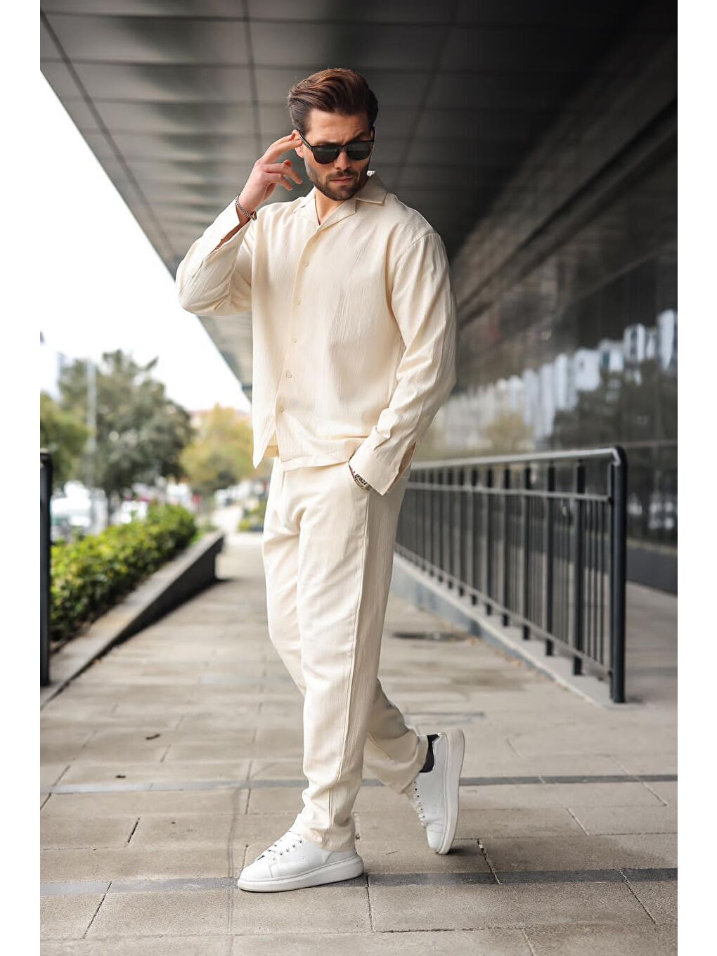 Ekru Düğmeli Basic Erkek Gömlek Pantolon Takım E7335-1