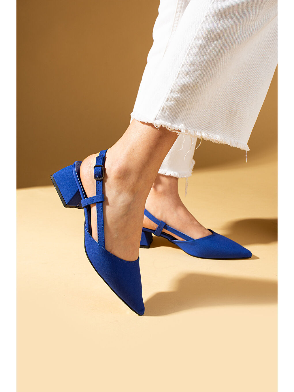 Mavi Sivri Burun Saten Kumaş Slingback Kadın Topuklu Ayakkabı 87-151-25Saten-2