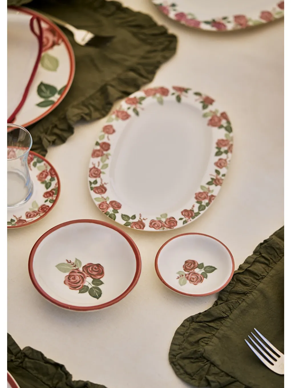 Karışık Rose Porselen Bordürlü Sunum Tabağı (30 cm)-3