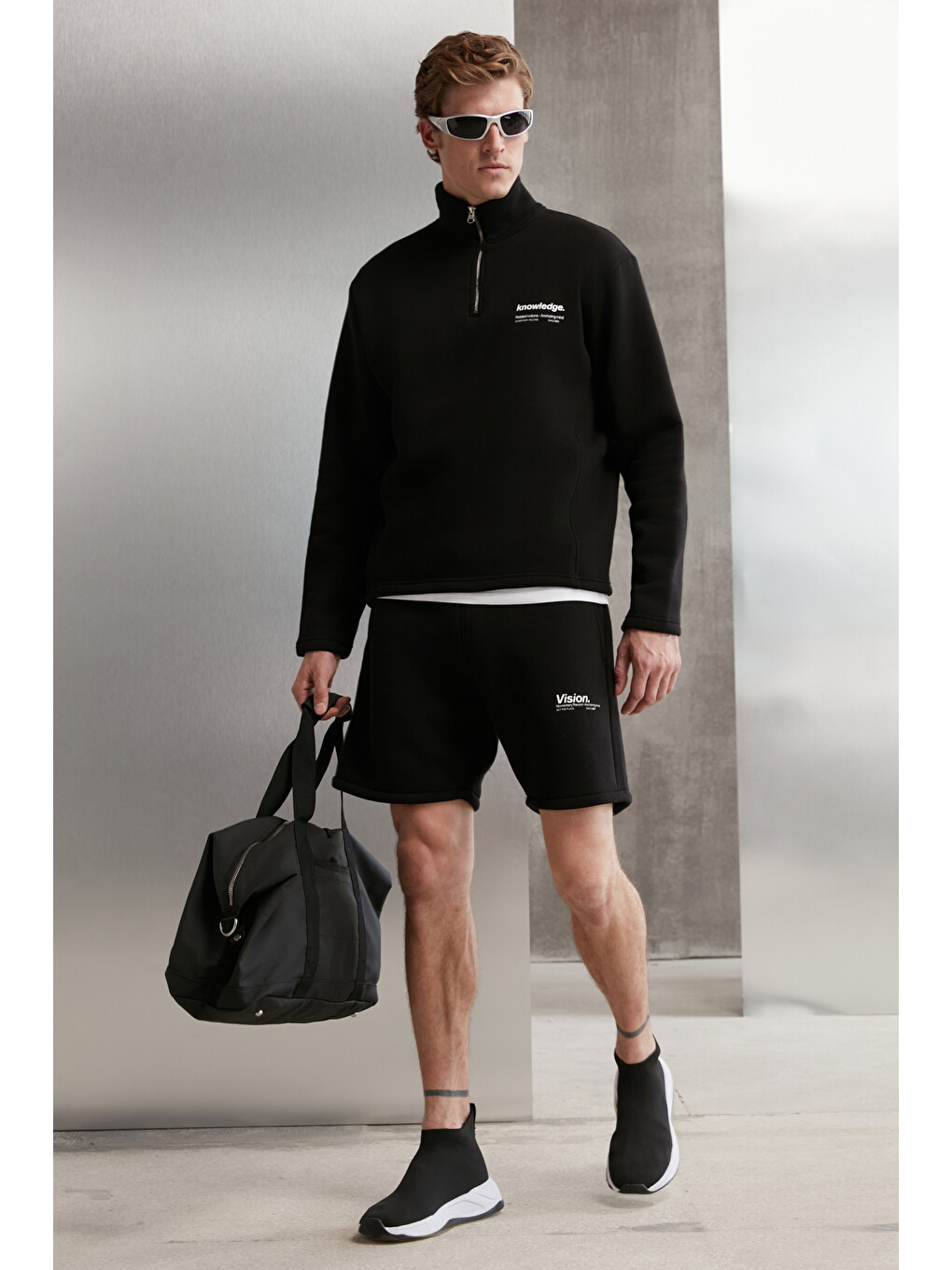 Halden Erkek İçi Polarlı Dik Yaka Yarım Fermuarlı Baskı Detaylı Regular Siyah Sweatshirt