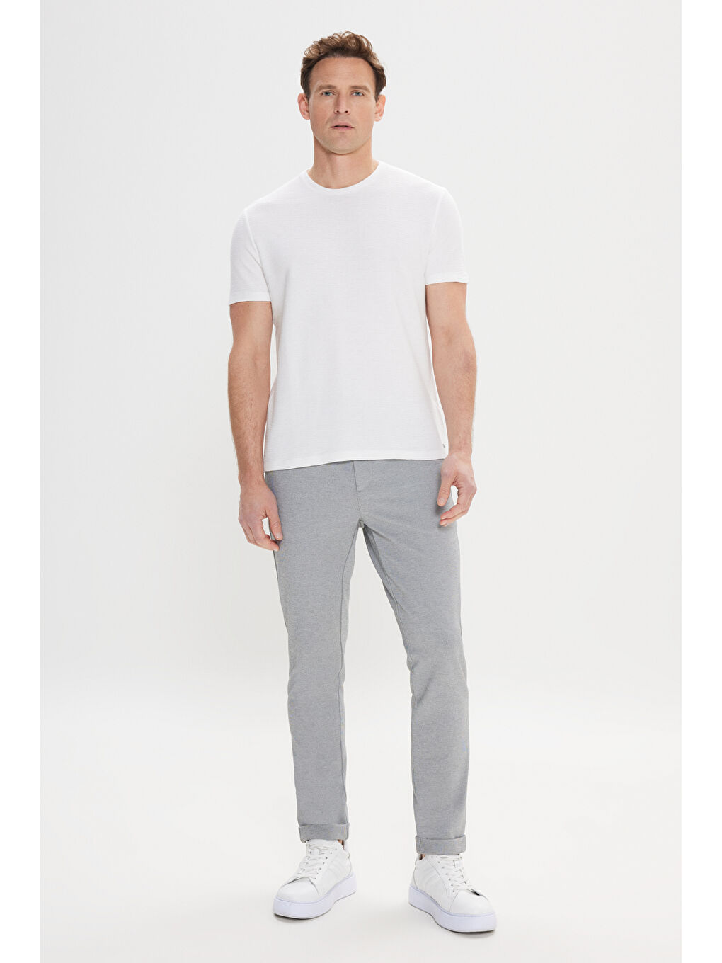 Erkek Ekru %100 Pamuk Slim Fit Dar Kesim Bisiklet Yaka Jakarlı Tişört-1