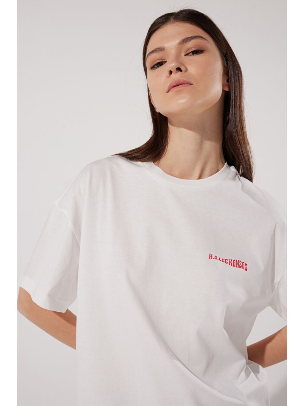 Loose Fit Rahat Kesim %100 Pamuk Bisiklet Yaka Kırık Beyaz Tişört