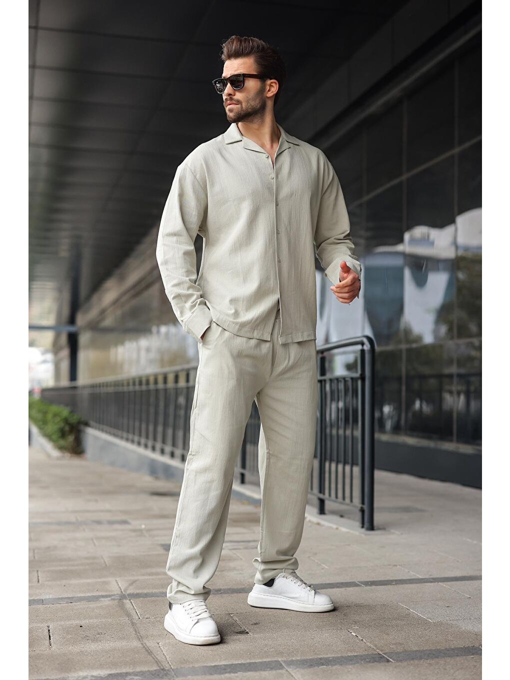 Gri Kahverengi Düğmeli Basic Erkek Gömlek Pantolon Takım E7335