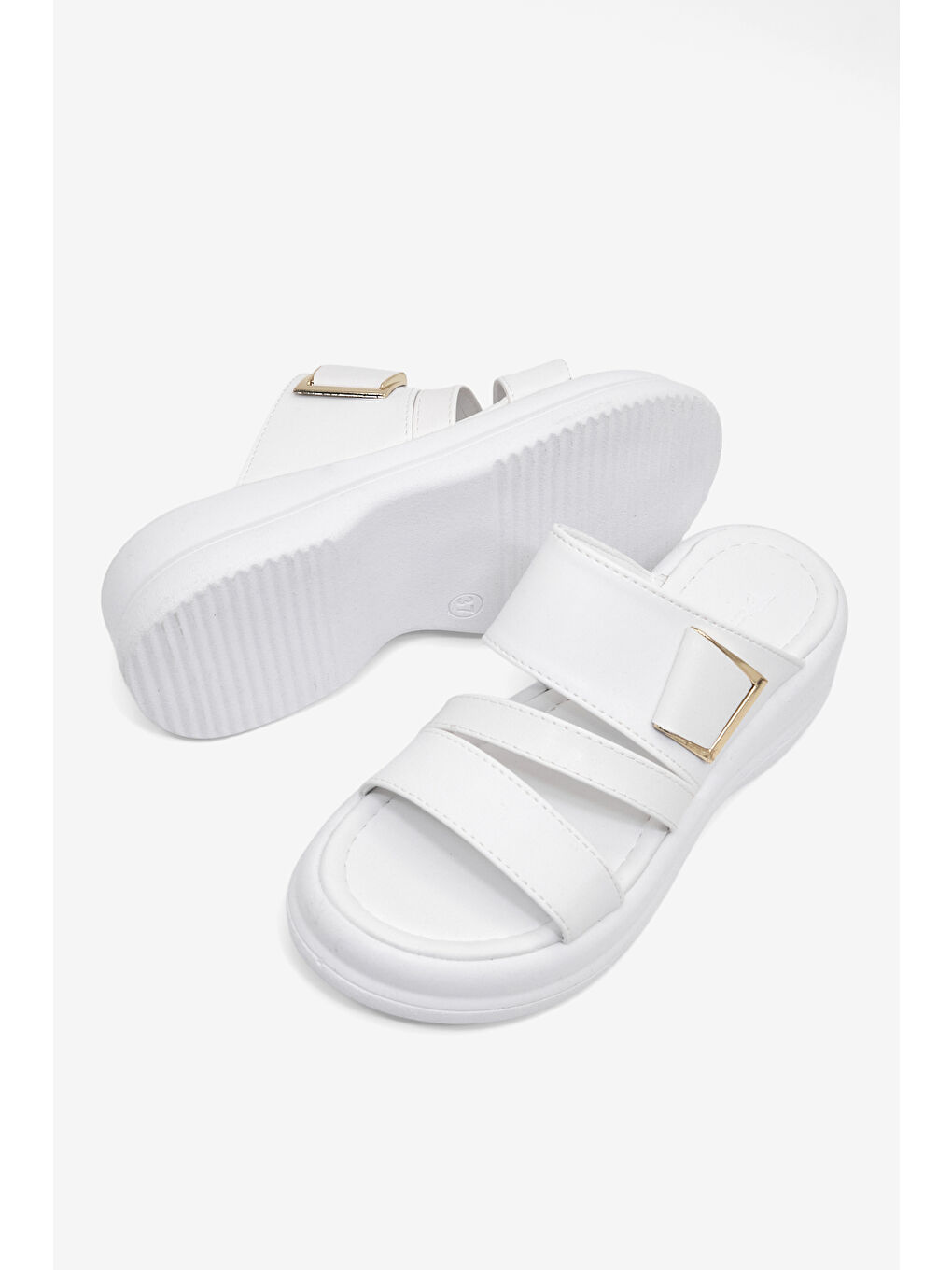 Kadın Beyaz Rahat Kalıp Tokalı Çift Bantlı Terlik-3