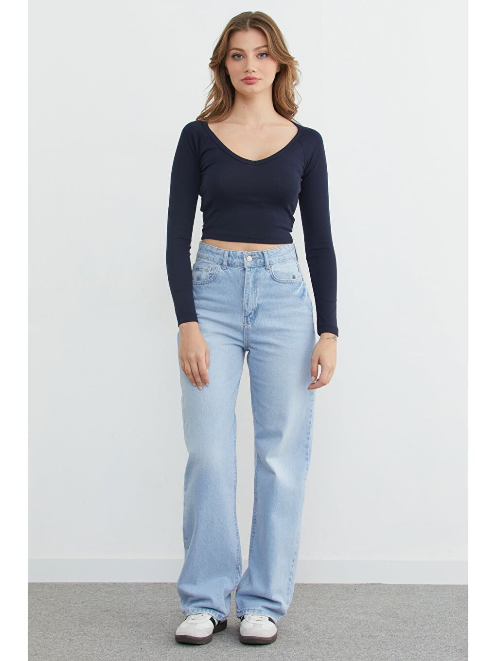 Lacivert V Yaka Uzun Kol Crop Bluz