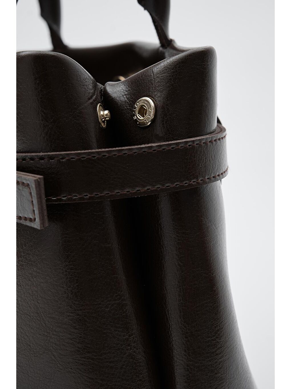 Kahverengi Amor Toka Detaylı Omuz Çantası Acı Kahve-4