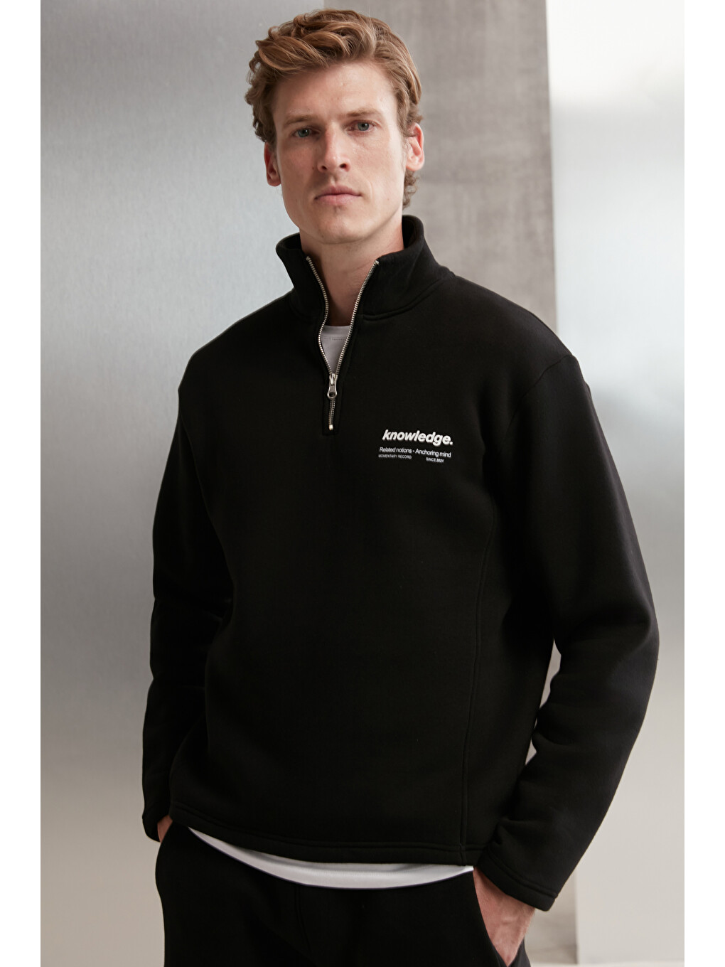 Halden Erkek İçi Polarlı Dik Yaka Yarım Fermuarlı Baskı Detaylı Regular Siyah Sweatshirt-2
