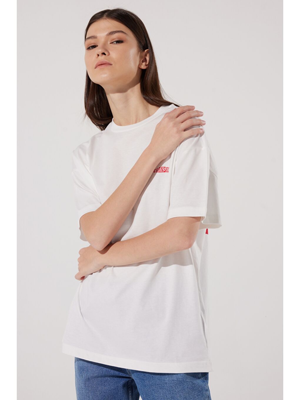 Loose Fit Rahat Kesim %100 Pamuk Bisiklet Yaka Kırık Beyaz Tişört-1