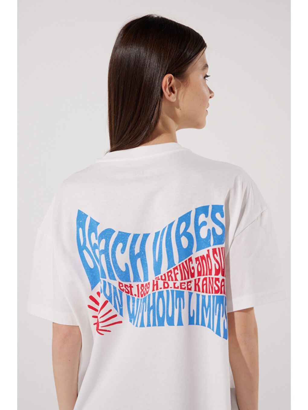 Loose Fit Rahat Kesim %100 Pamuk Bisiklet Yaka Kırık Beyaz Tişört-2