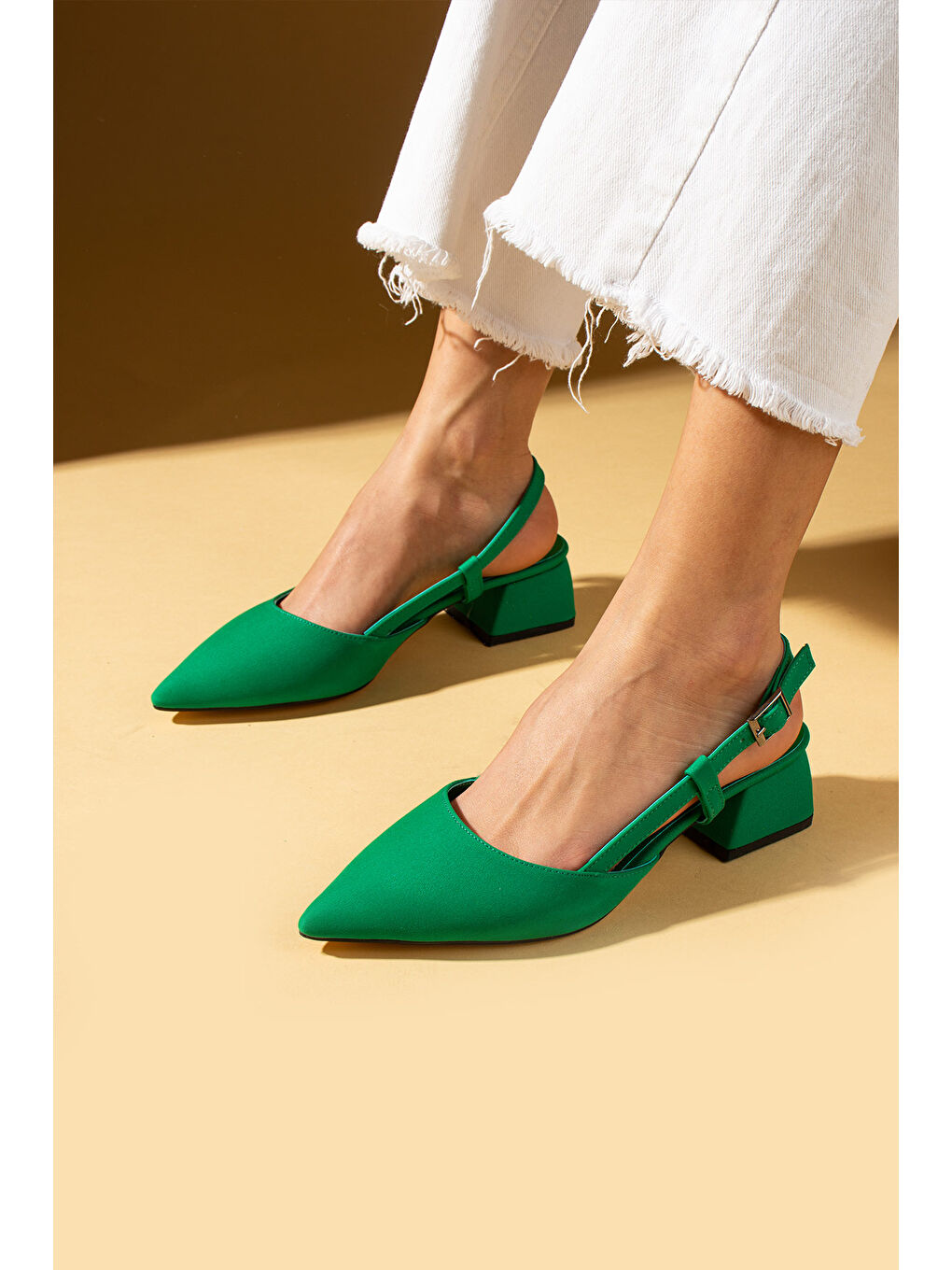 Yeşil Sivri Burun Saten Kumaş Slingback Kadın Topuklu Ayakkabı 87-151-25Saten