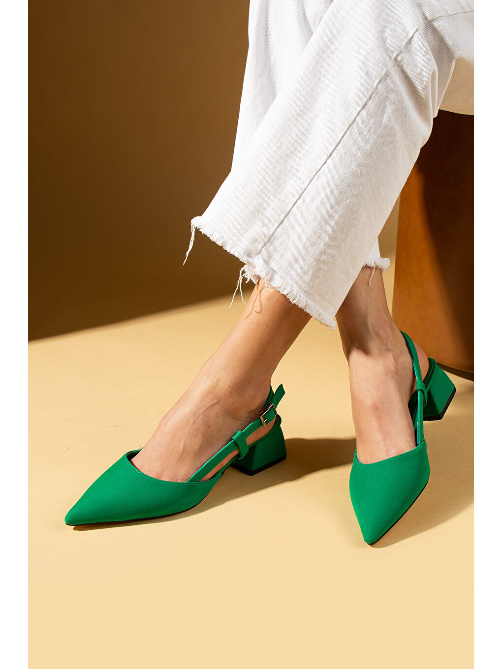 Yeşil Sivri Burun Saten Kumaş Slingback Kadın Topuklu Ayakkabı 87-151-25Saten-1