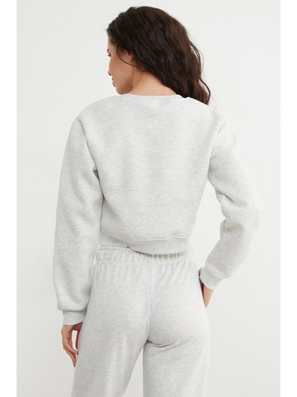 Gri 3 İplik Çilek Nakışlı Crop Sweatshirt-2