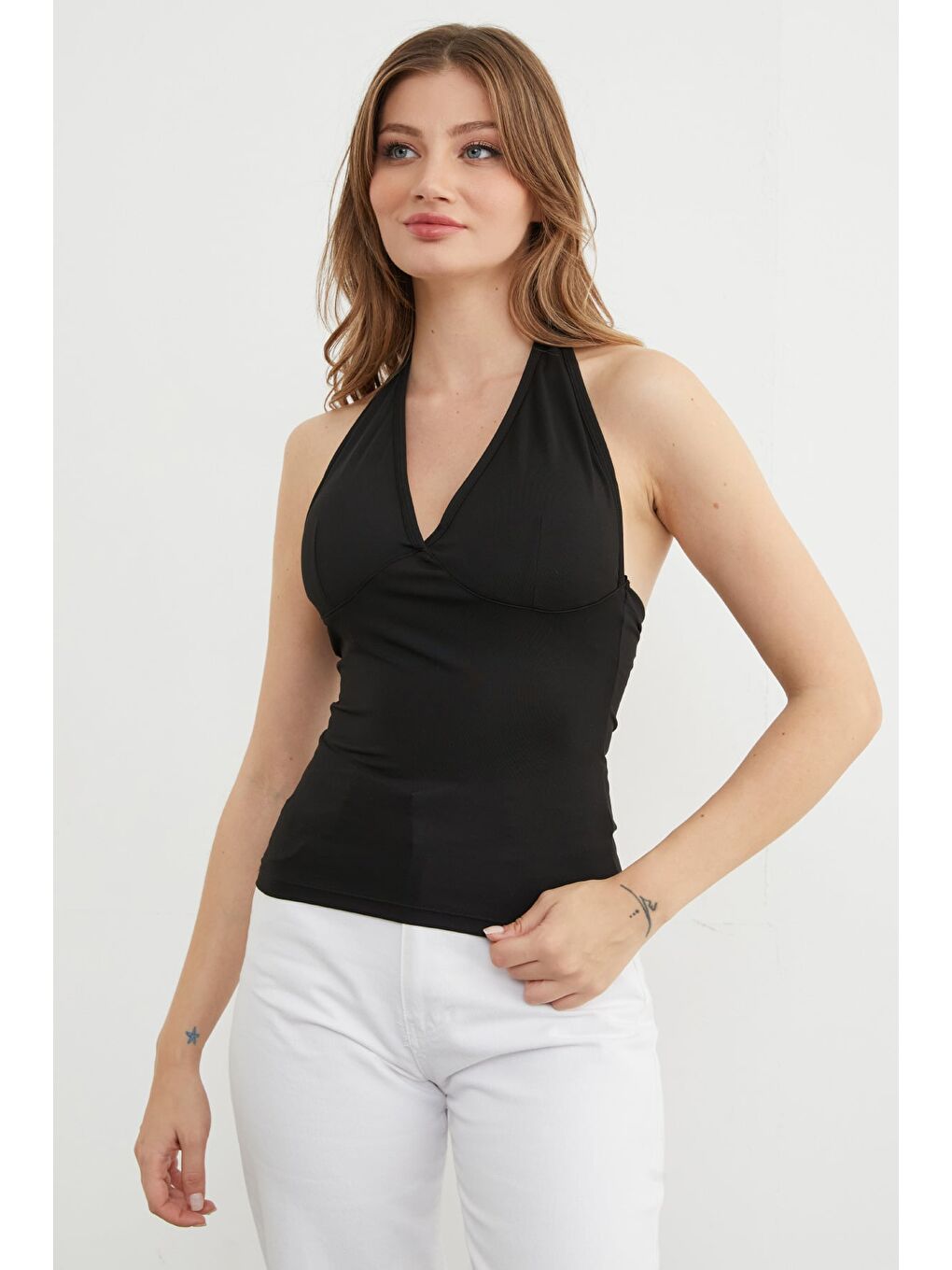 Siyah Boyundan Geçmeli Kaplı Bluz