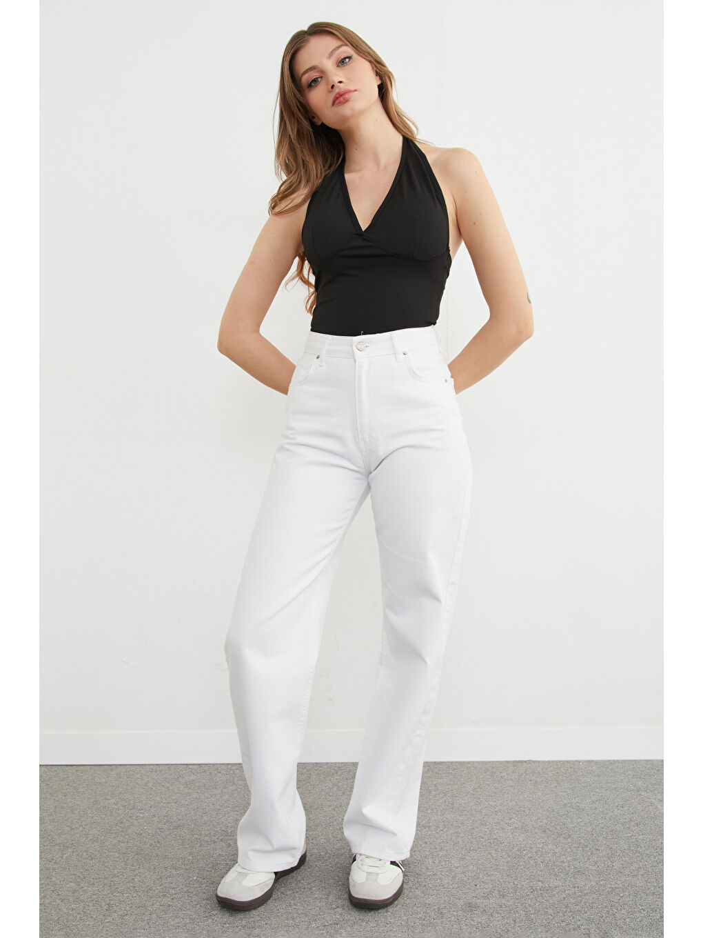 Siyah Boyundan Geçmeli Kaplı Bluz-4