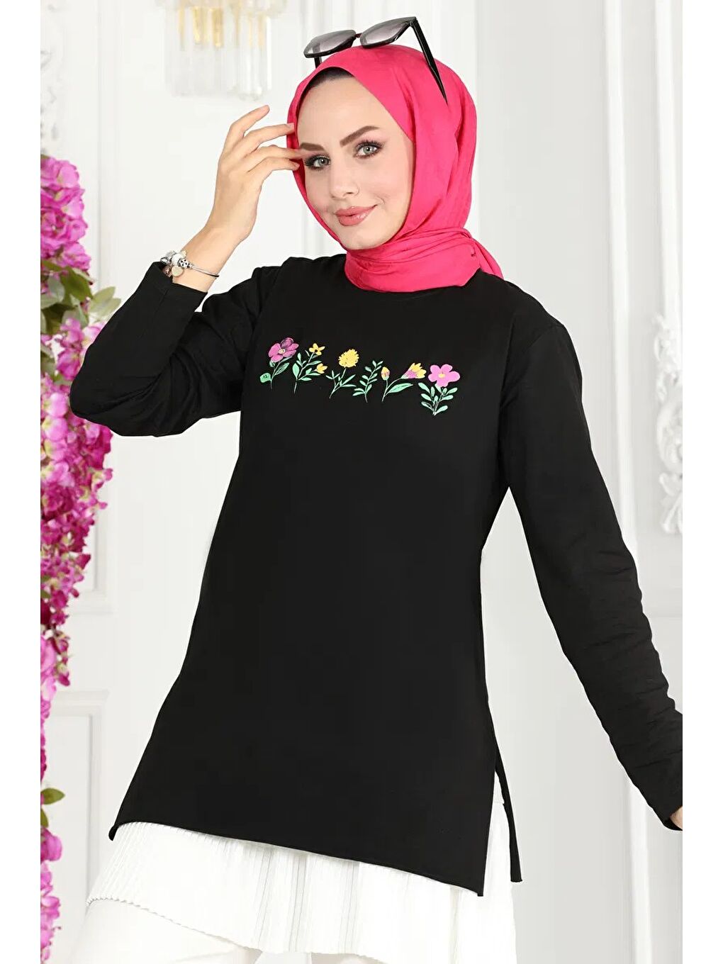 Kadın Bisiklet Yaka Çiçek Baskılı Tunik Siyah - 26628
