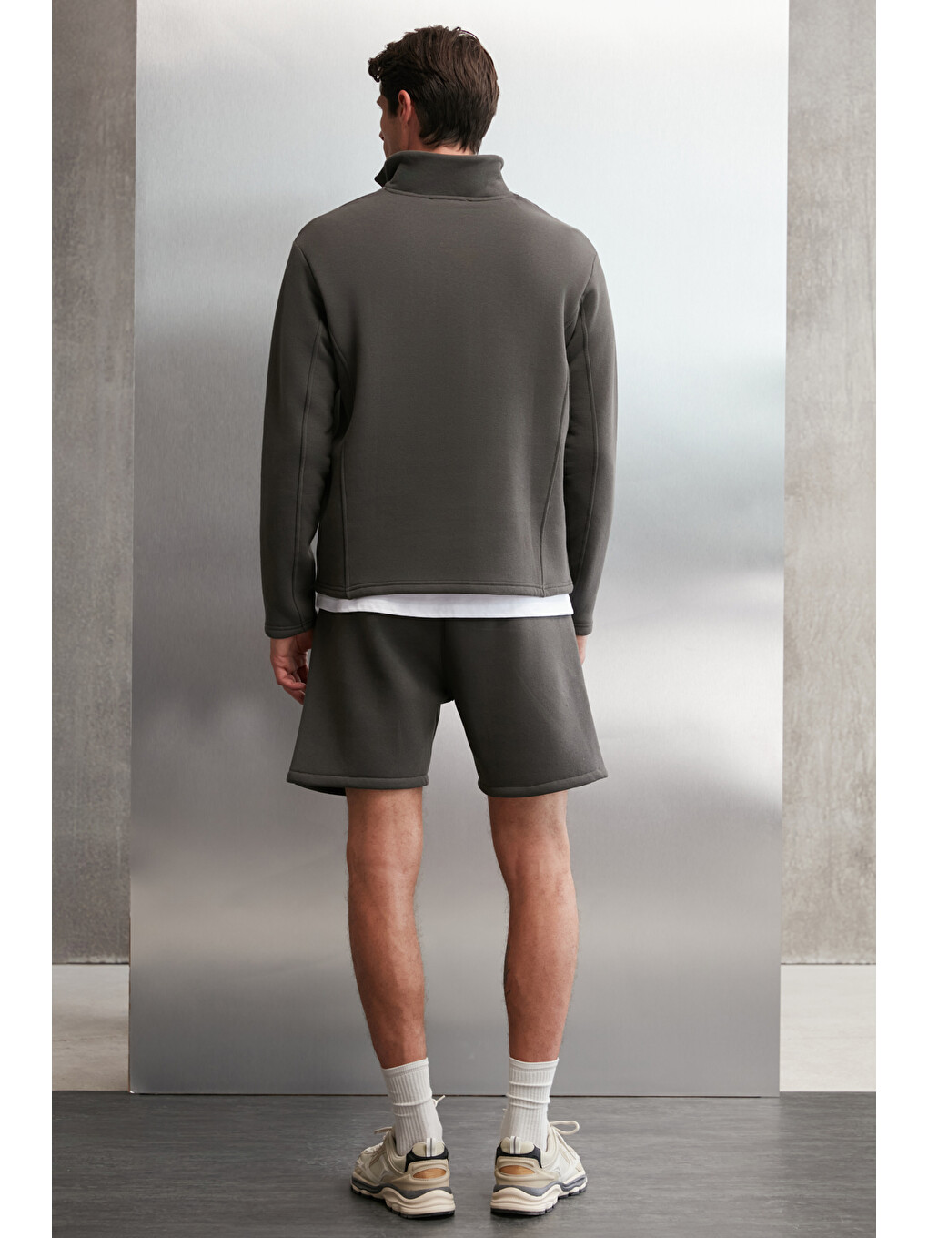 Erkek İçi Polarlı Dik Yaka Yarım Fermuarlı Baskı Detaylı Regular Koyu Gri Sweatshirt-5