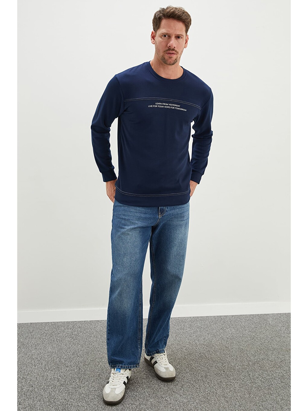 Lacivert Yazı Baskılı Çimalı Bisiklet Yaka Modal Sweatshirt-3